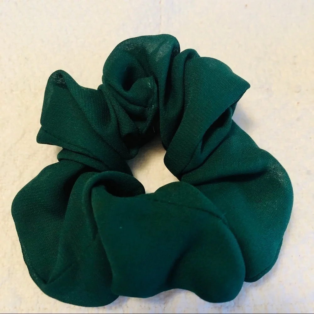 Bundle of Seven Hair Accessories Scrunchies Barrettes Bows Holiday Red Green